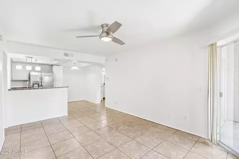 Living - 1720 E Thunderbird Rd #1086, Phoenix, AZ 85022 photo 3 of 4