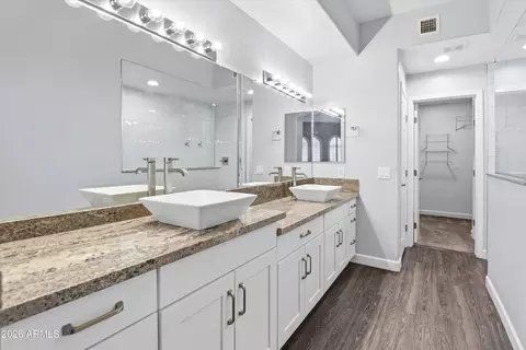 Bath - 5015 E Cheyenne Dr #17, Phoenix, AZ 85044 photo 3 of 6