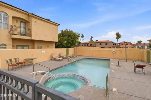 Exterior - 5015 E Cheyenne Dr #17, Phoenix, AZ 85044 photo 4 of 5
