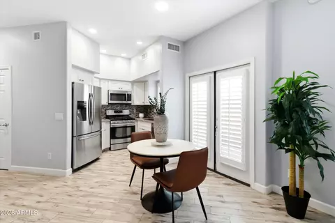 Dining - 5015 E Cheyenne Dr #17, Phoenix, AZ 85044 photo 1 of 1