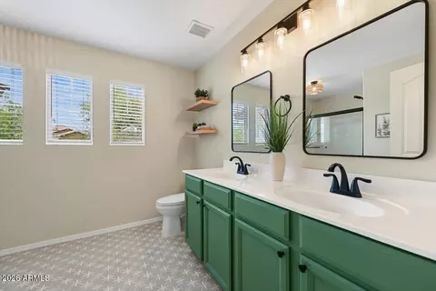 Bath - 4167 E Betsy Ln, Gilbert, AZ 85296 photo 2 of 5