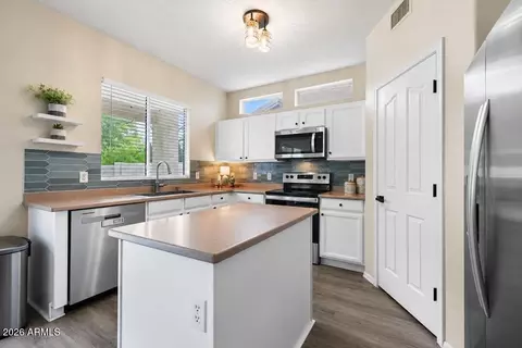 Kitchen - 4167 E Betsy Ln, Gilbert, AZ 85296 photo 1 of 2