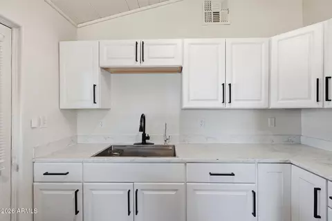 Kitchen - 11293 N Mcgee Rd, Valley Farms, AZ 85191 photo 3 of 3