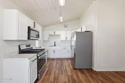 Kitchen - 11293 N Mcgee Rd, Valley Farms, AZ 85191 photo 1 of 3