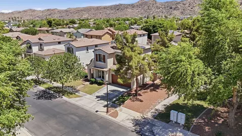 View/Area - 1835 E Dunbar Dr, Phoenix, AZ 85042 photo 4 of 6