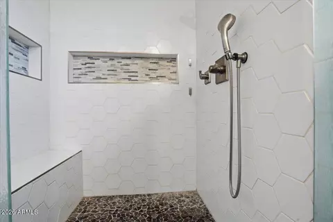 Bath - 755 E Palomino Dr, Gilbert, AZ 85296 photo 2 of 4