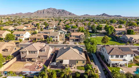 View/Area - 3104 E Muirfield St, Gilbert, AZ 85298 photo 8 of 9