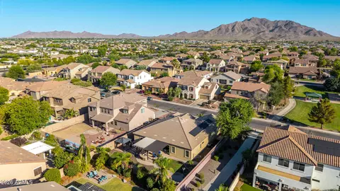 View/Area - 3104 E Muirfield St, Gilbert, AZ 85298 photo 7 of 9