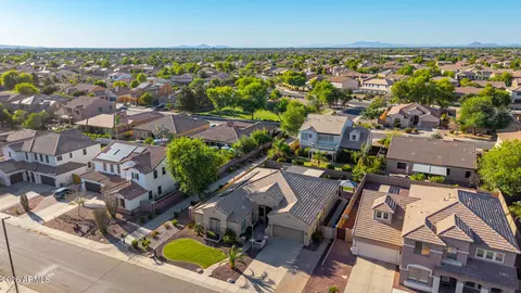 View/Area - 3104 E Muirfield St, Gilbert, AZ 85298 photo 5 of 9