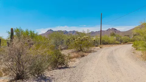 2300 W Canyon St #-, Apache Junction, AZ 85120