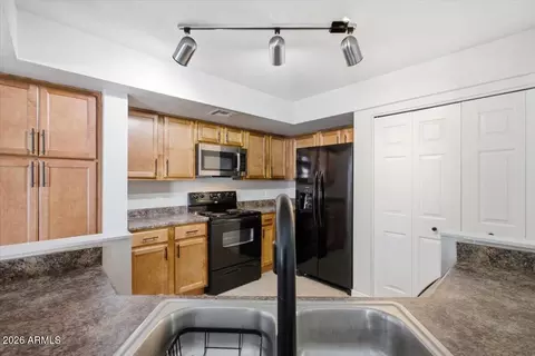 Kitchen - 1331 W Baseline Rd #237, Mesa, AZ 85202 photo 3 of 5