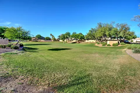 Exterior - 4329 E South Fork Dr, Phoenix, AZ 85044 photo 7 of 10