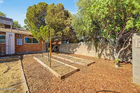 Exterior - 3915 W Berridge Ln, Phoenix, AZ 85019 photo 4 of 4