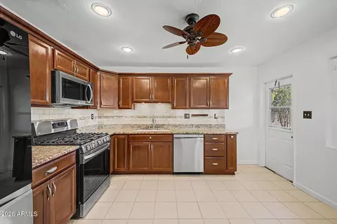 Kitchen - 3915 W Berridge Ln, Phoenix, AZ 85019 photo 1 of 3