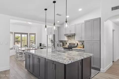 907 N Mountain Rd, Mesa, AZ 85207