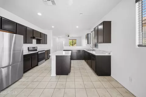 Kitchen - 2437 S 73rd Dr, Phoenix, AZ 85043 photo 2 of 3