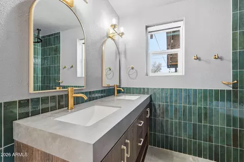 2230 W Cambridge Ave, Phoenix, AZ 85009