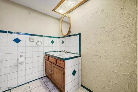 Bath - 3316 E Florian Ave, Mesa, AZ 85204 photo 2 of 3