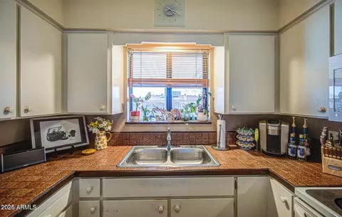Kitchen - 5331 E Dodge St, Mesa, AZ 85205 photo 4 of 5