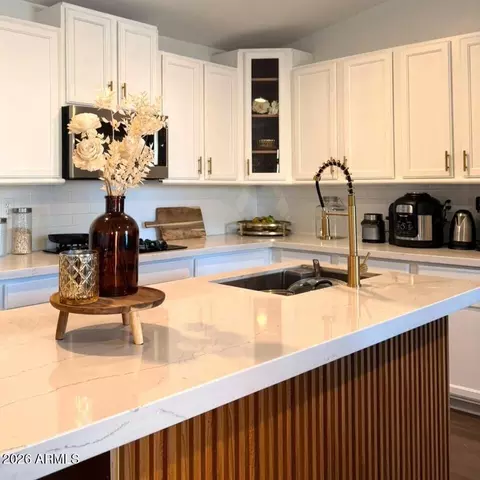 4950 W Bethany Home Rd #22, Glendale, AZ 85301