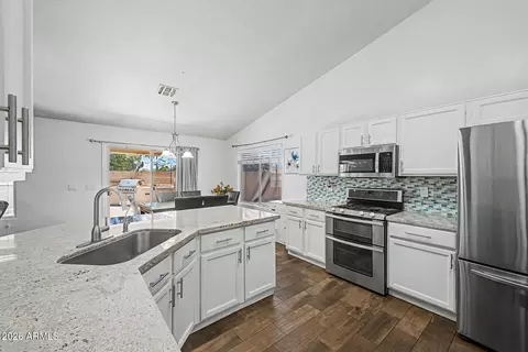 6647 W Tonopah Dr, Glendale, AZ 85308