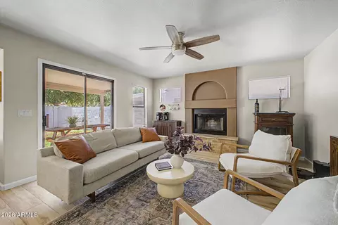 Living - 1843 E Marquette Dr, Gilbert, AZ 85234 photo 3 of 4