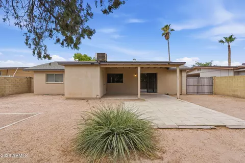 Exterior - 2302 E Waltann Ln, Phoenix, AZ 85022 photo 6 of 8