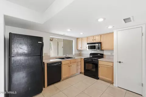 Kitchen - 2302 E Waltann Ln, Phoenix, AZ 85022 photo 3 of 3