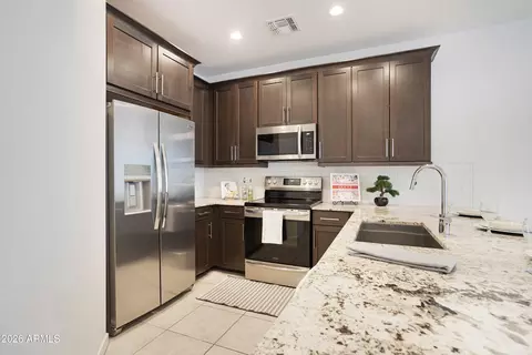 Kitchen - 9836 E Wavelength Ave, Mesa, AZ 85212 photo 2 of 4