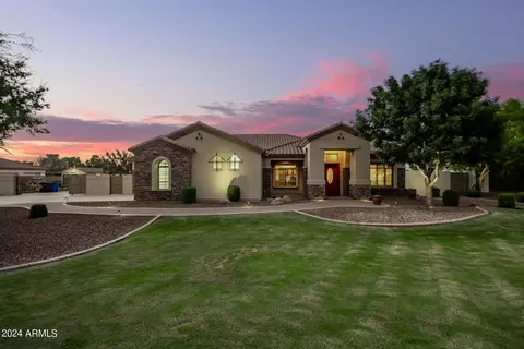 2744 E Country Shadows Ct, Gilbert, AZ 85298