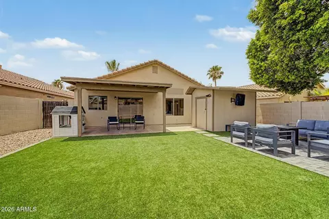 Exterior - 822 E Monona Dr, Phoenix, AZ 85024 photo 4 of 9