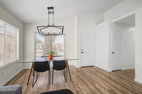 Dining - 822 E Monona Dr, Phoenix, AZ 85024 photo 2 of 3
