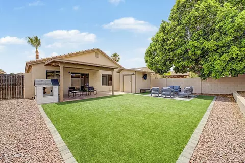 Exterior - 822 E Monona Dr, Phoenix, AZ 85024 photo 5 of 9