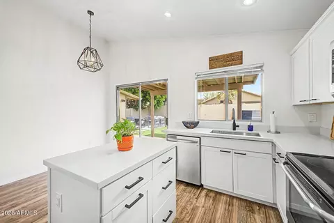 Kitchen - 822 E Monona Dr, Phoenix, AZ 85024 photo 4 of 4