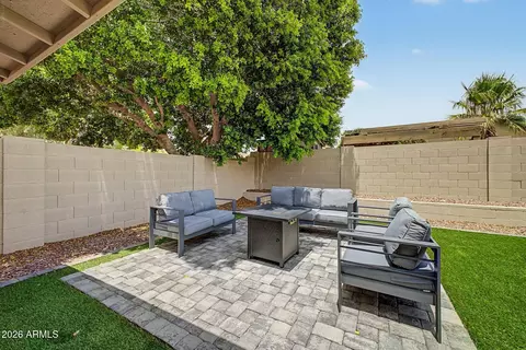 Exterior - 822 E Monona Dr, Phoenix, AZ 85024 photo 1 of 9