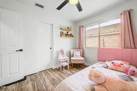 Bedroom - 822 E Monona Dr, Phoenix, AZ 85024 photo 5 of 7