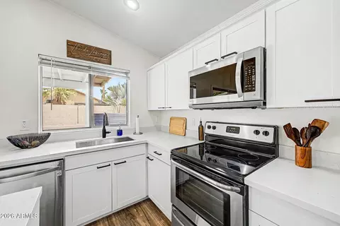 Kitchen - 822 E Monona Dr, Phoenix, AZ 85024 photo 3 of 4