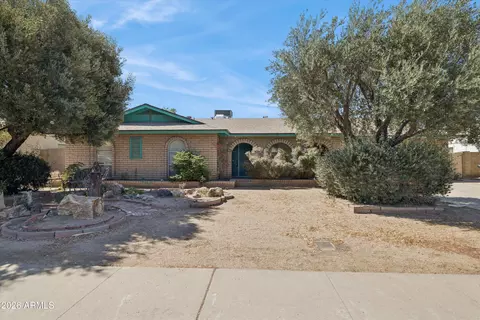 5209 W Las Palmaritas Dr, Glendale, AZ 85302