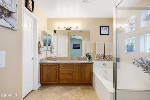 Bath - 83 S Geronimo Rd, Apache Junction, AZ 85119 photo 1 of 7