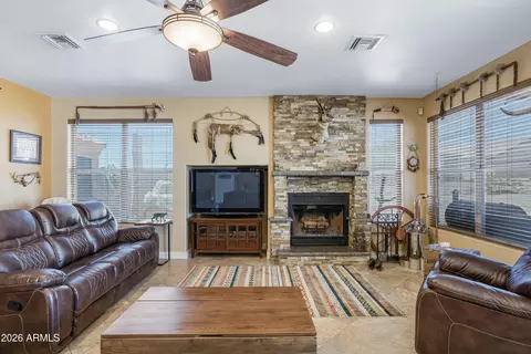 Living - 83 S Geronimo Rd, Apache Junction, AZ 85119 photo 5 of 7