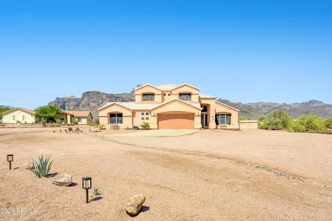 Exterior - 83 S Geronimo Rd, Apache Junction, AZ 85119 photo 6 of 11