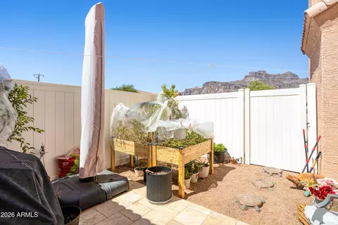 Exterior - 83 S Geronimo Rd, Apache Junction, AZ 85119 photo 5 of 11