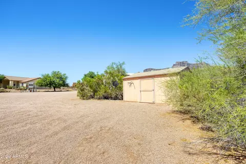 Exterior - 83 S Geronimo Rd, Apache Junction, AZ 85119 photo 10 of 11