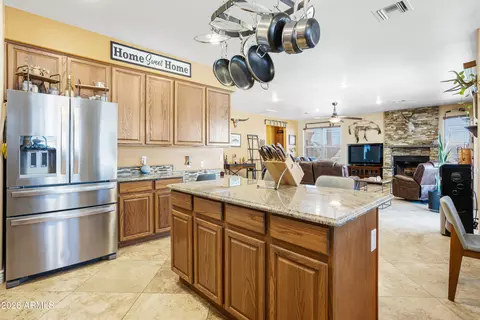 Kitchen - 83 S Geronimo Rd, Apache Junction, AZ 85119 photo 3 of 6