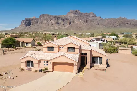 83 S Geronimo Rd, Apache Junction, AZ 85119