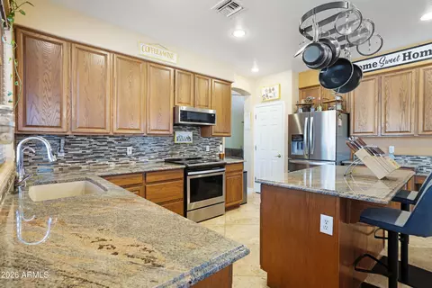 Kitchen - 83 S Geronimo Rd, Apache Junction, AZ 85119 photo 5 of 6