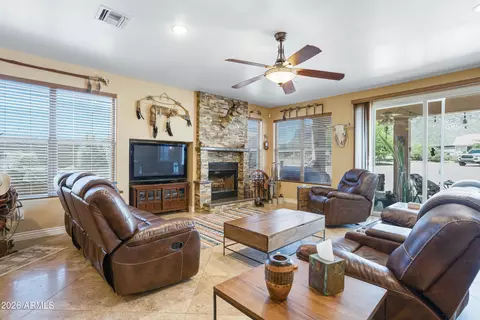 Living - 83 S Geronimo Rd, Apache Junction, AZ 85119 photo 2 of 7