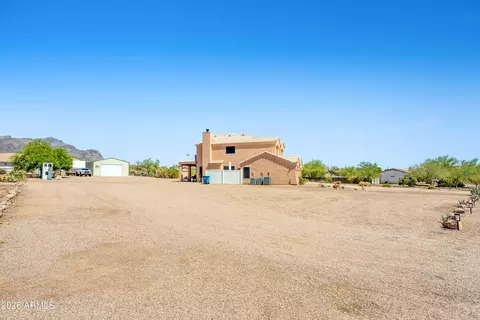 Exterior - 83 S Geronimo Rd, Apache Junction, AZ 85119 photo 7 of 11