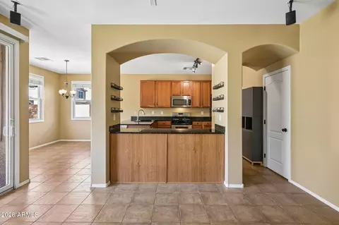 Entry Way - 2330 E Pecan Rd, Phoenix, AZ 85040 photo 1 of 2