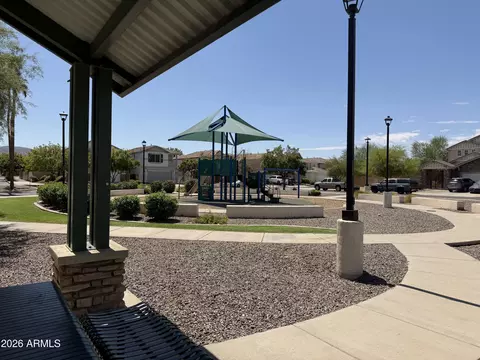 Exterior - 2330 E Pecan Rd, Phoenix, AZ 85040 photo 5 of 5
